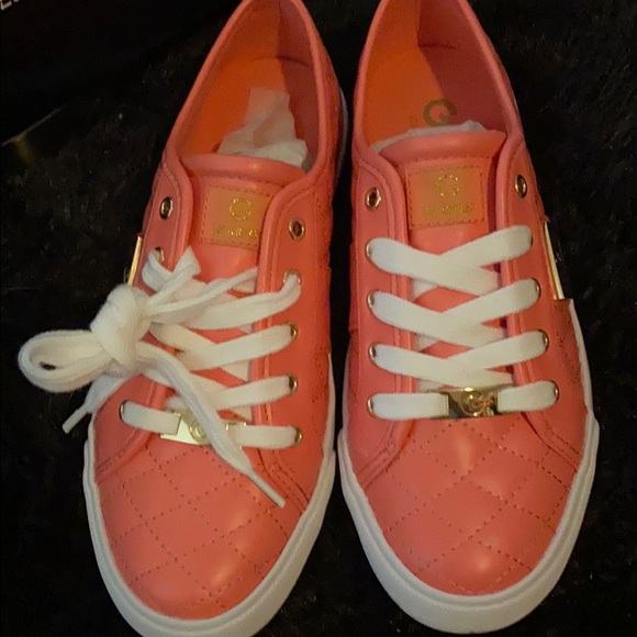 GBG Los Angeles Women's Backer Lace-Up Sneakers - Picture 7 of 7